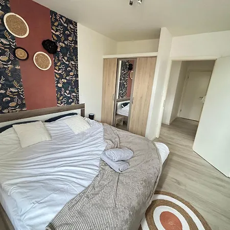 Apartment Vue Sur Saint Quentin Un Sejour A Part Longeville-les-Metz