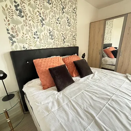 Apartment Vue Sur Saint Quentin Un Sejour A Part Longeville-les-Metz