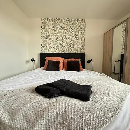 Vue Sur Saint Quentin Un Sejour A Part Апартаменты *