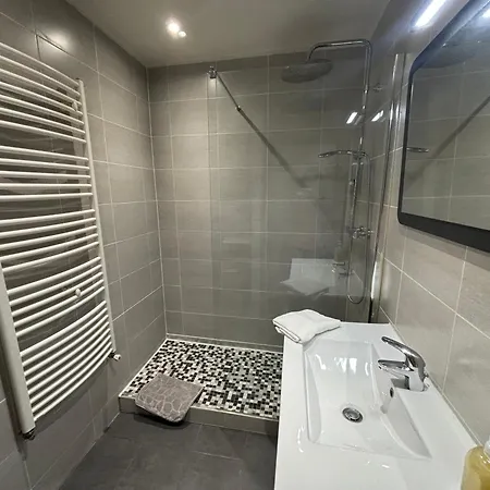 Apartamento Vue Sur Saint Quentin Un à Part *