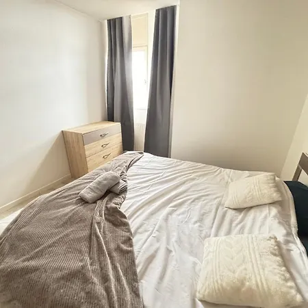 Apartment Vue Sur Saint Quentin Un Sejour A Part Longeville-les-Metz